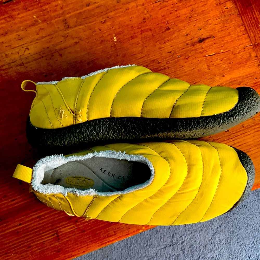 Keen howser slippers